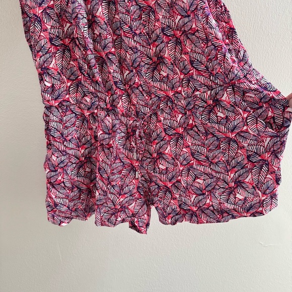 Gap Burgundy Maroon Leaf Plant Print Shorts Romper - Picture 3 of 8
